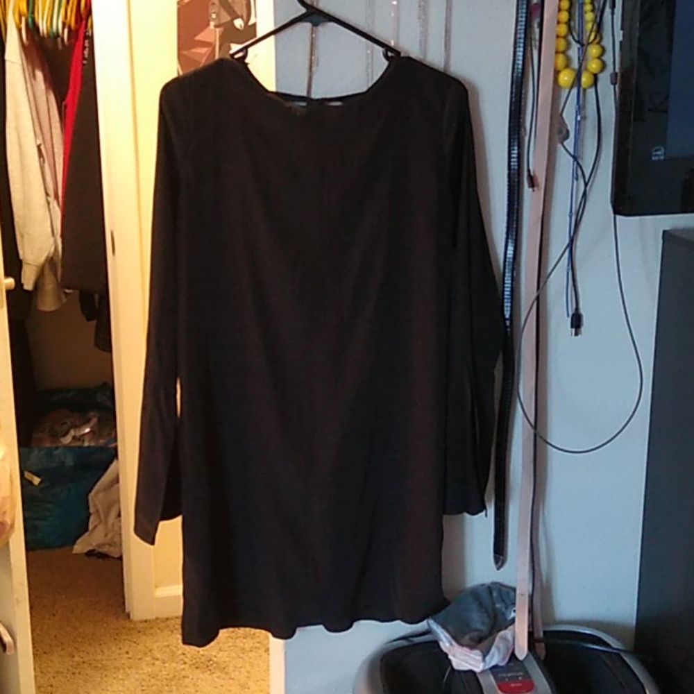 LBD Aakkaa Open Back Bell Sleeve Dress (Vici)